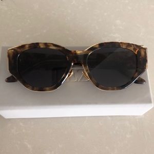 DEZI charge it sunglasses